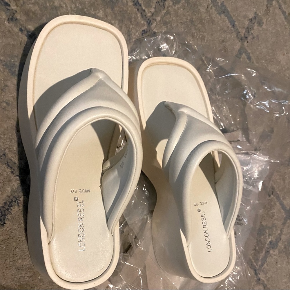 London Rebel cream thong sandals